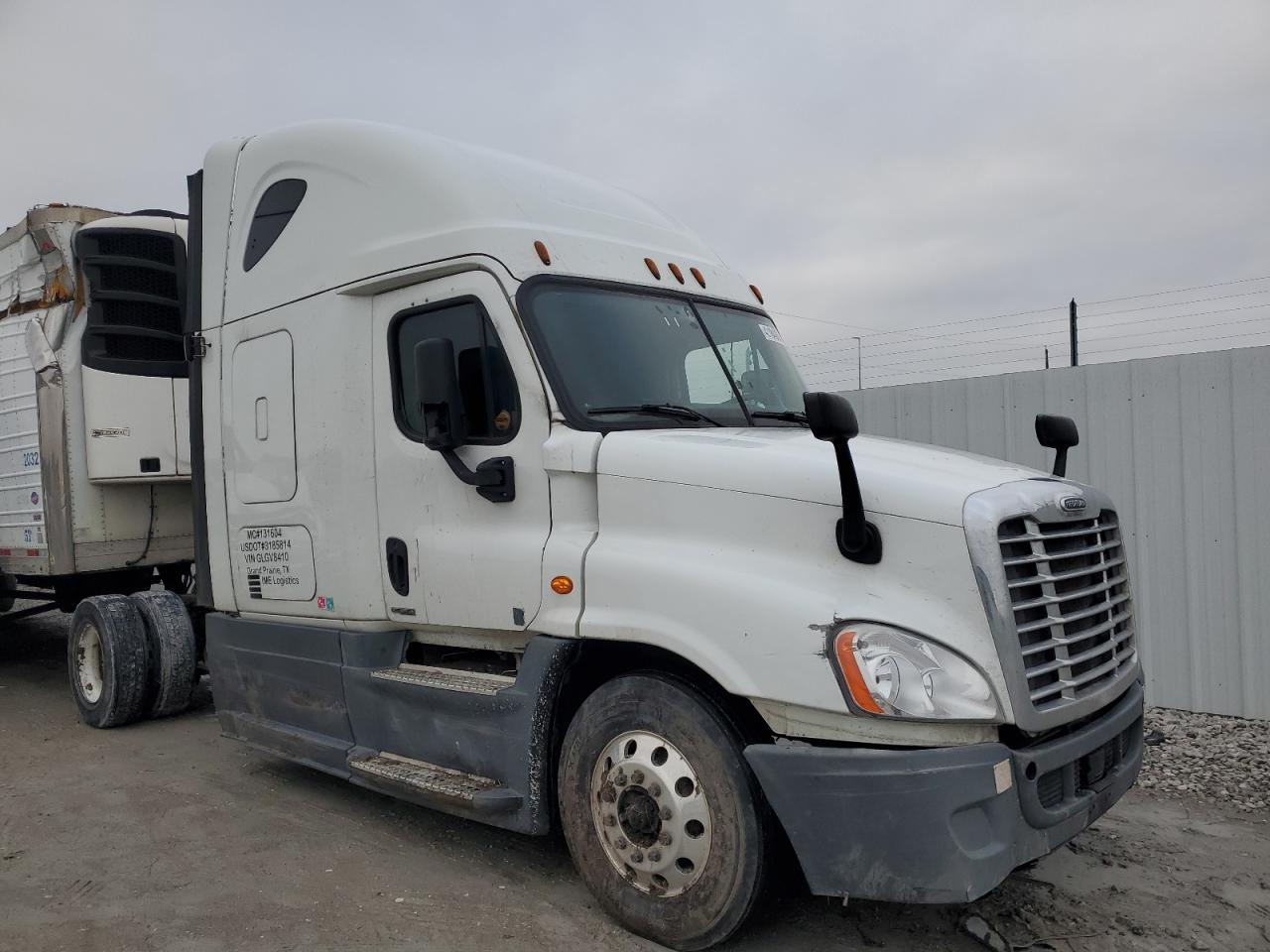  Salvage Freightliner Cascadia 1