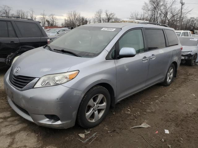 TOYOTA SIENNA LE