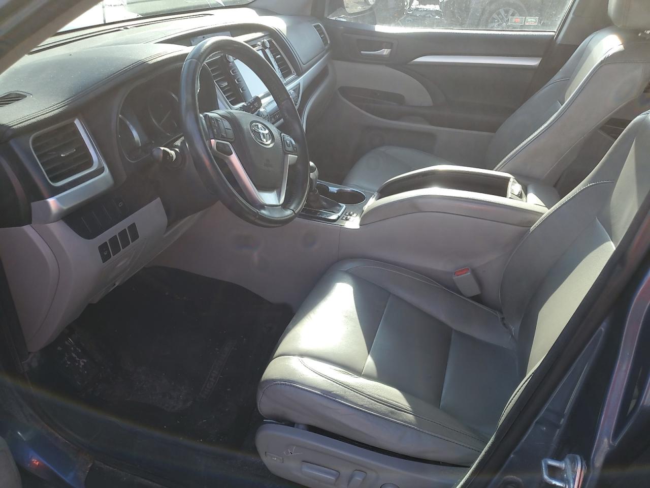 TOYOTA HIGHLANDER XLE