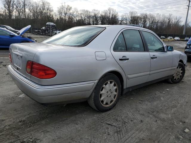 MERCEDES-BENZ E 320 1999 silver  gas WDBJF65H0XA904616 photo #4