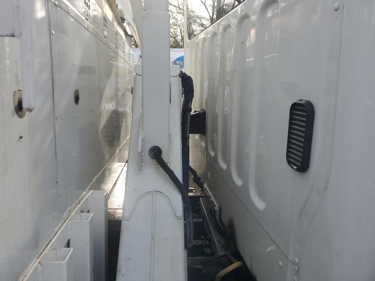 Lot #3255384401 2024 FREIGHTLINER M2 106 MED