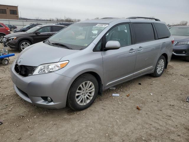 TOYOTA SIENNA XLE
