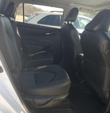 2022 TOYOTA HIGHLANDER 5TDGZRBH6NS588874