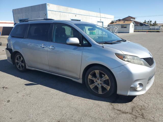 Vin: 5tdxk3dc3ds298710, lot: 47028965, toyota sienna sport 20134