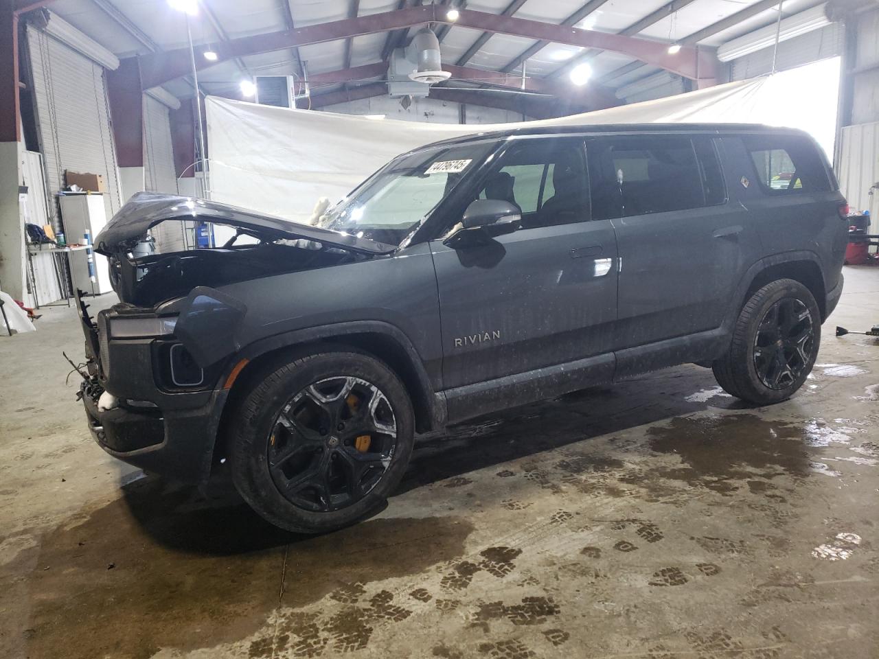 RIVIAN R1S LAUNCH EDITION