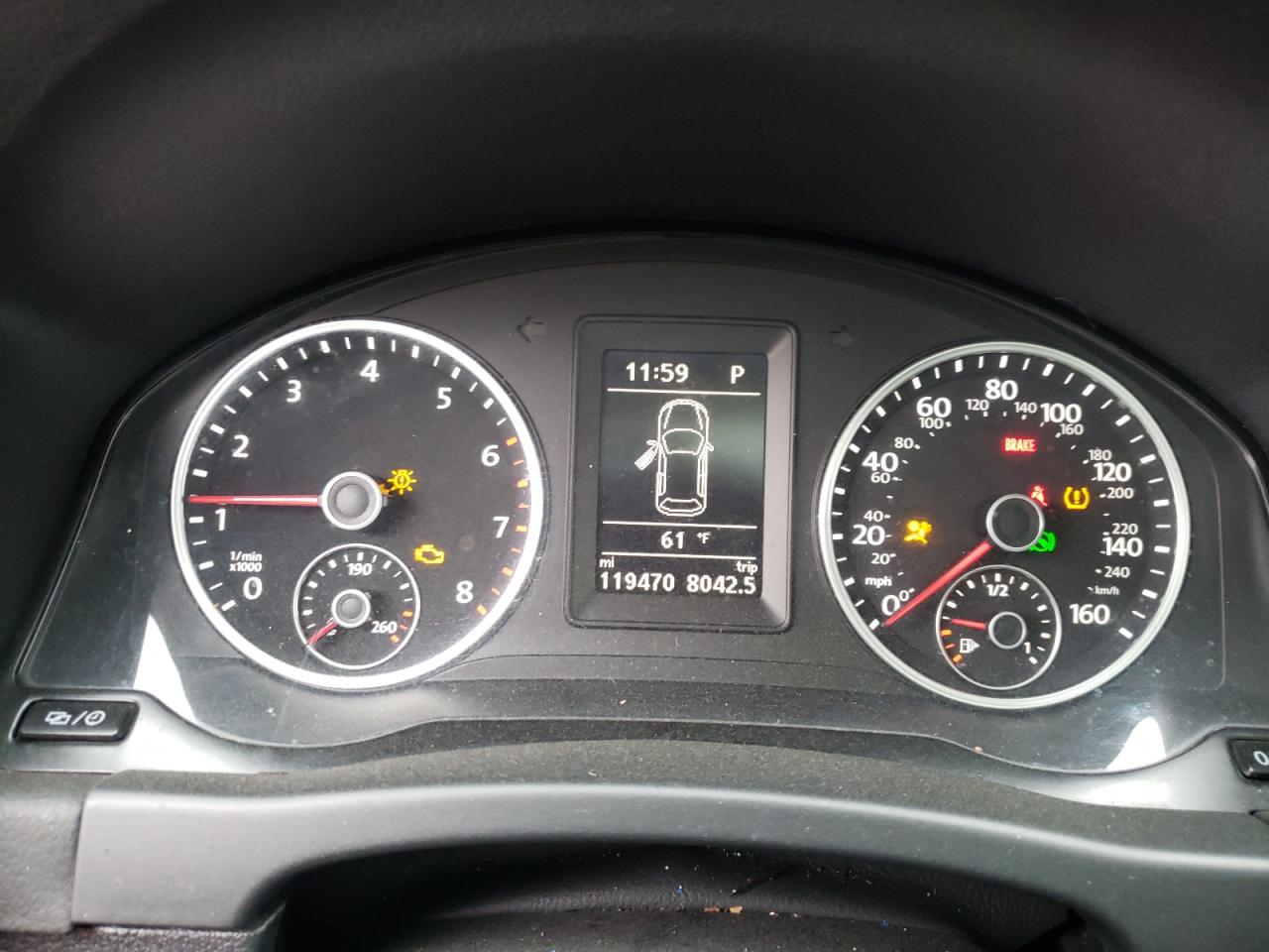 Volkswagen Tiguan s 2016