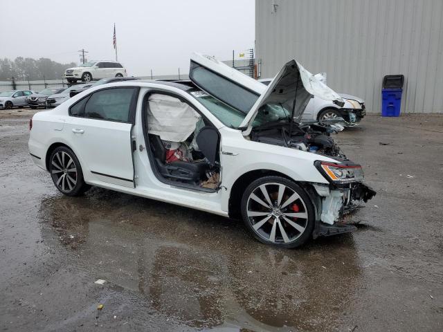 2018 VOLKSWAGEN PASSAT GT 1VWJM7A33JC039902