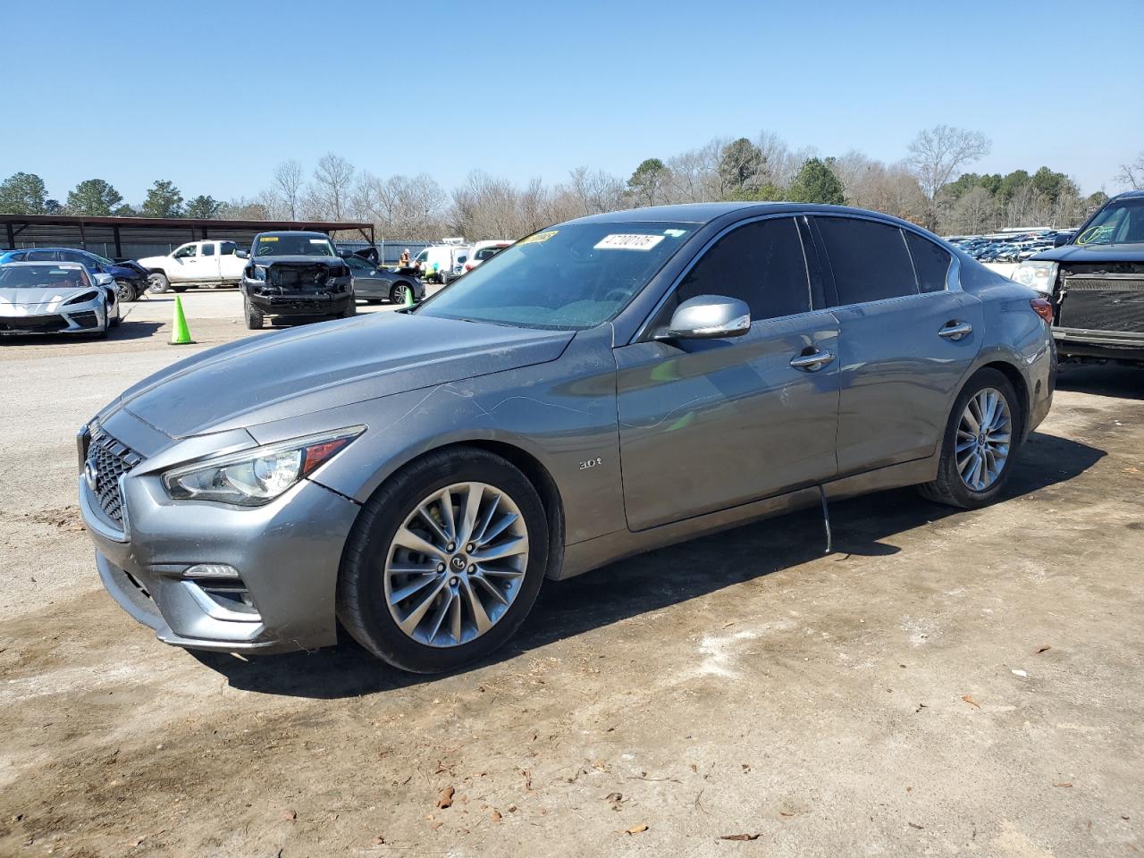 INFINITI Q50 LUXE