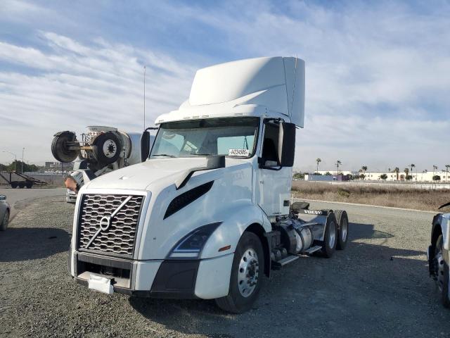 VOLVO VN VNL 2019 white  diesel 4V4NC9EG6KN197113 photo #3