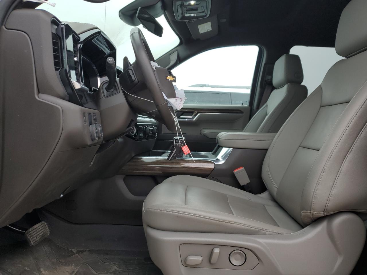 CHEVROLET SILVERADO C1500 LT