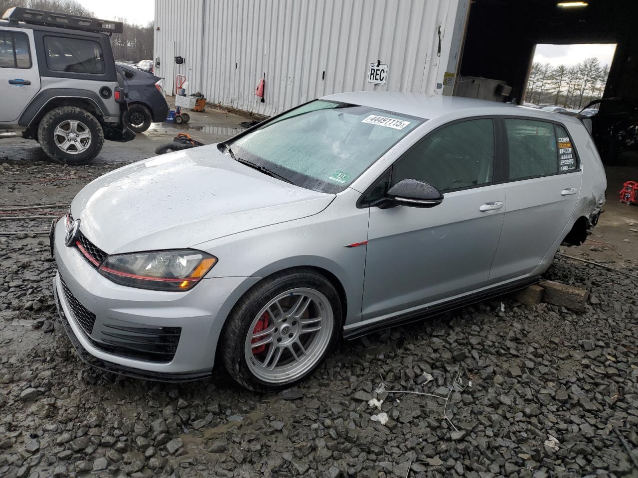 3VW547AUXHM022940 VOLKSWAGEN GTI SPORT 2017