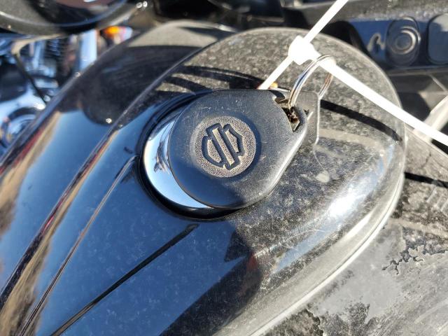 2011 HARLEY-DAVIDSON FLHX 1HD1KBM16BB644766