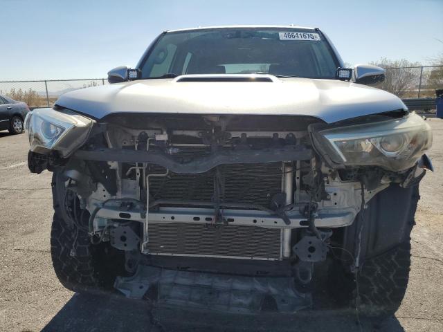 2018 TOYOTA 4RUNNER SR - JTEBU5JR3J5596907