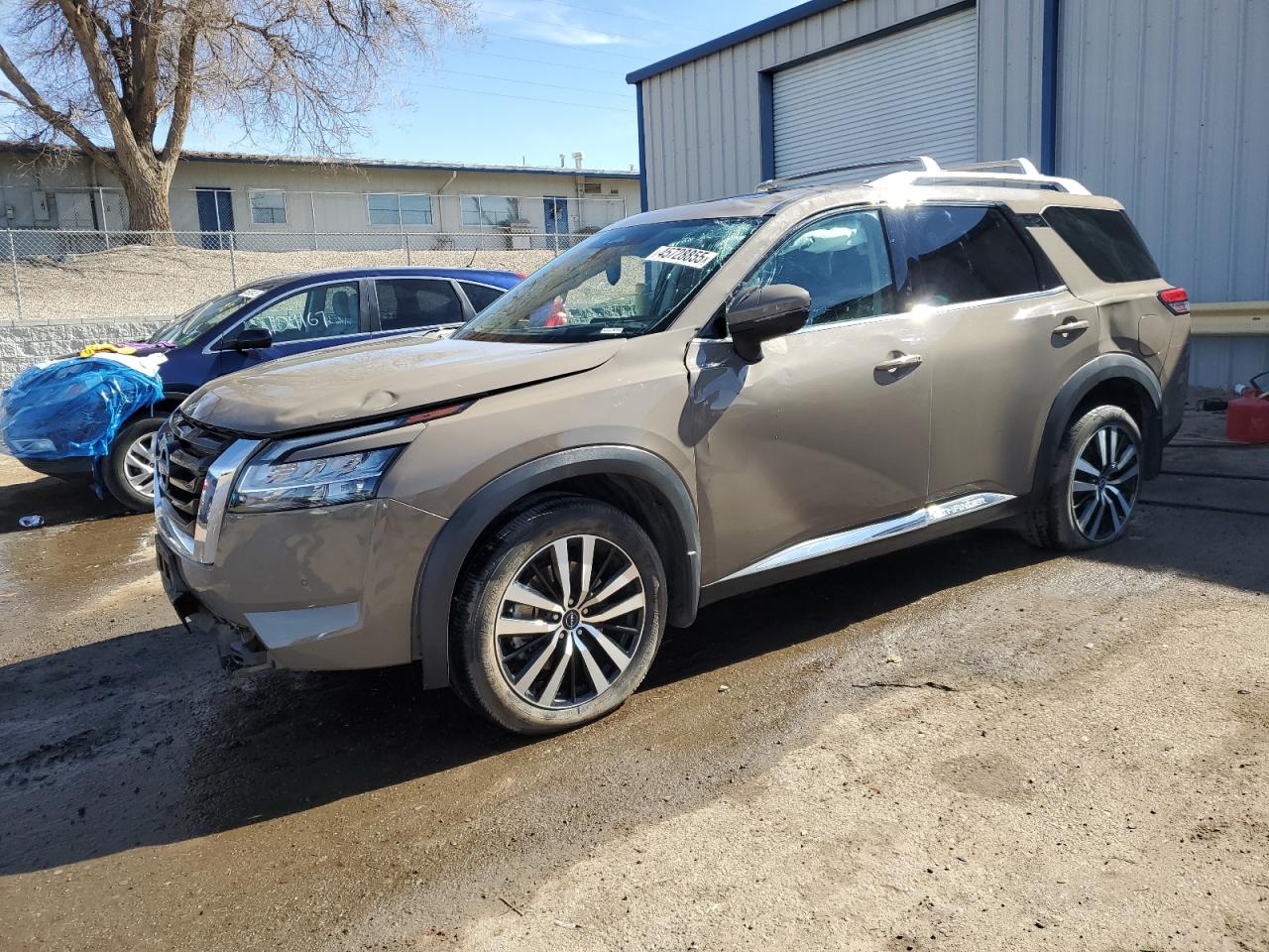 NISSAN PATHFINDER PLATINUM