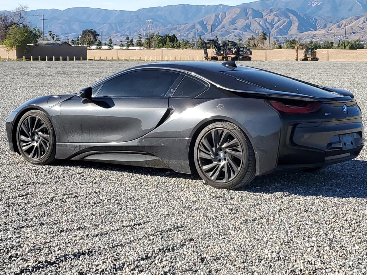 BMW I8