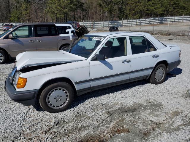 MERCEDES-BENZ 300 E