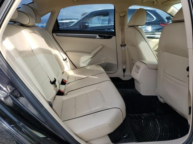2017 VOLKSWAGEN PASSAT R-L 1VWDT7A35HC050698