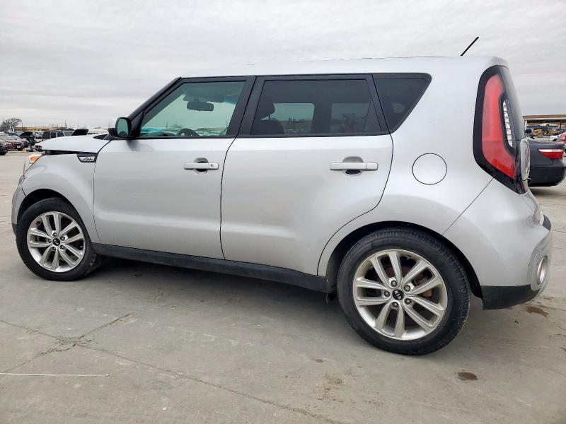 KIA SOUL + 2018 silver  gas KNDJP3A5XJ7559611 photo #3