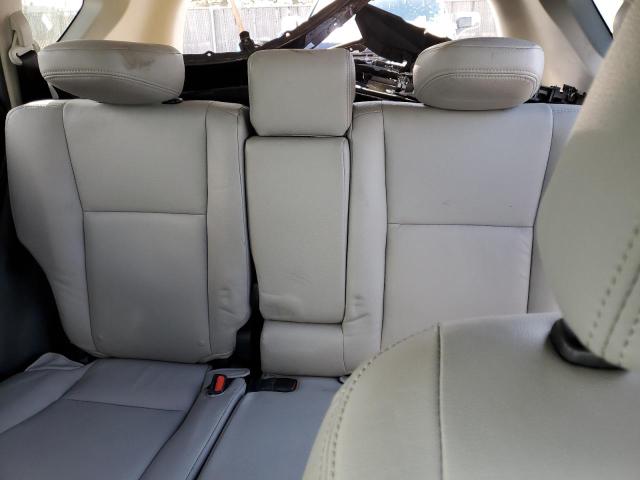 2018 TOYOTA RAV4 LE - JTMZFREV4JJ727555