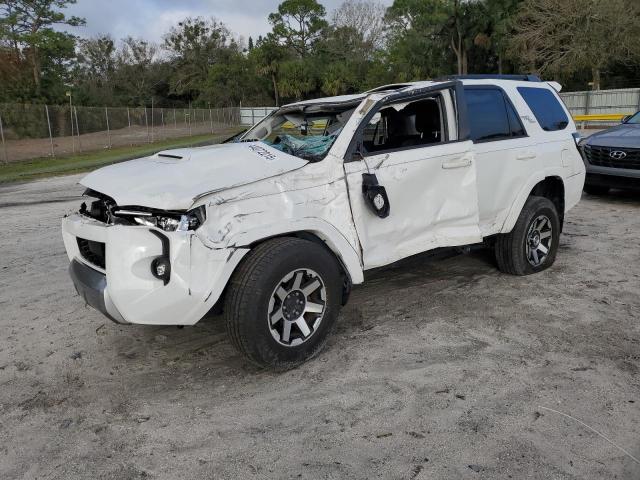 TOYOTA 4RUNNER SR
