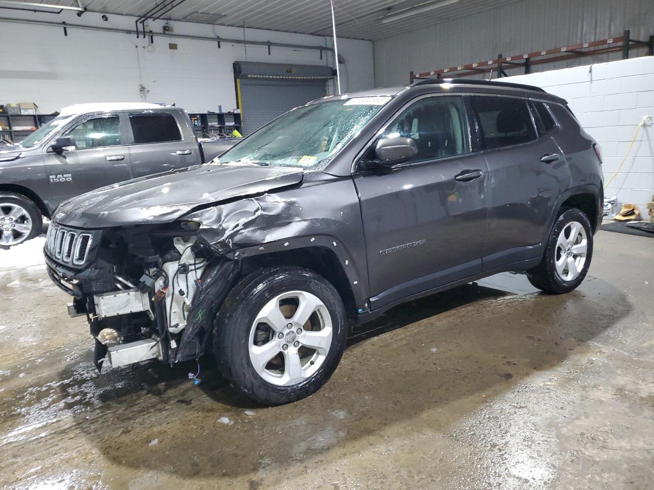 3C4NJDBB2JT435907 JEEP COMPASS LA 2018
