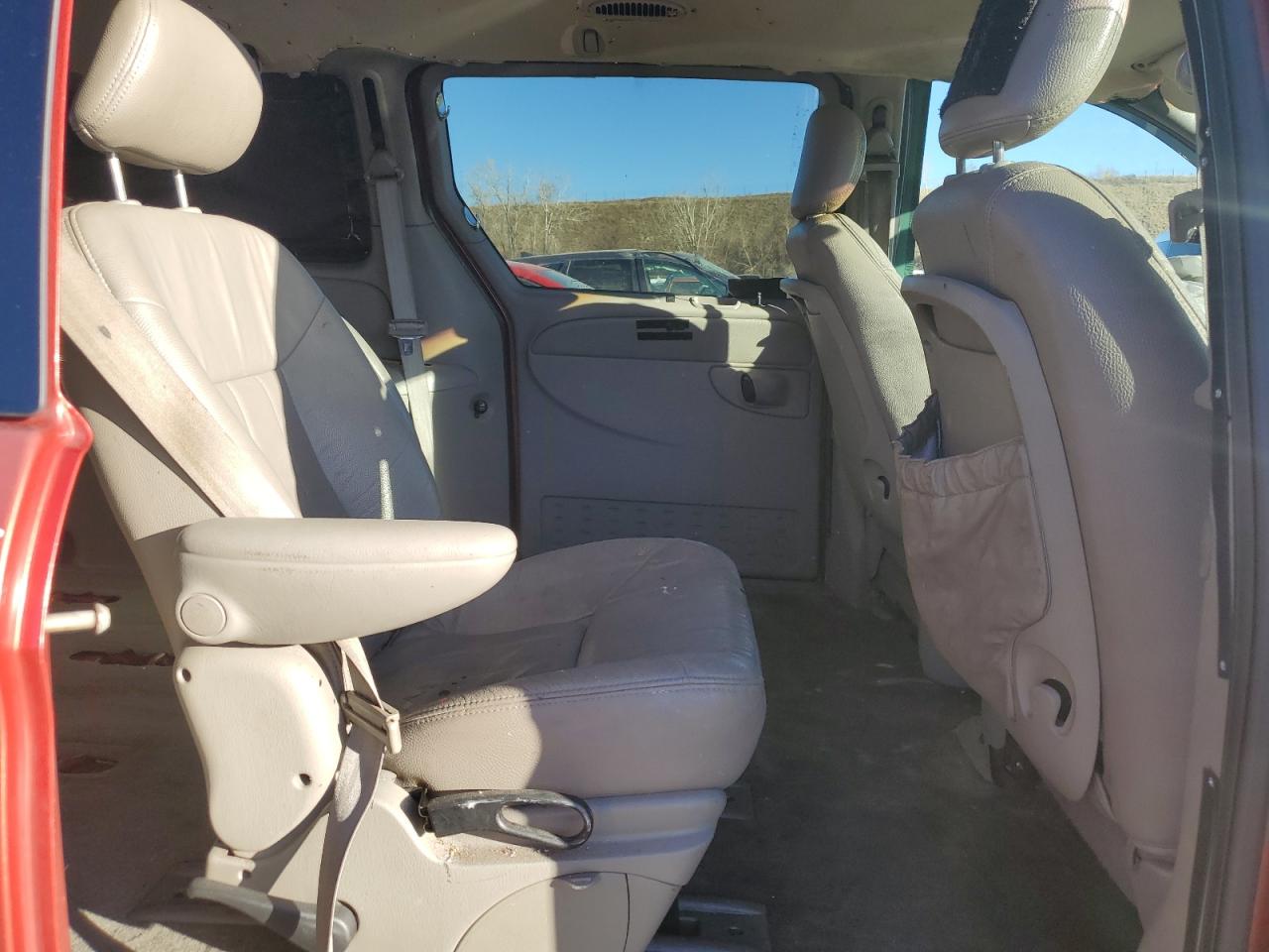 Lot #3286925236 2002 CHRYSLER TOWN & COU