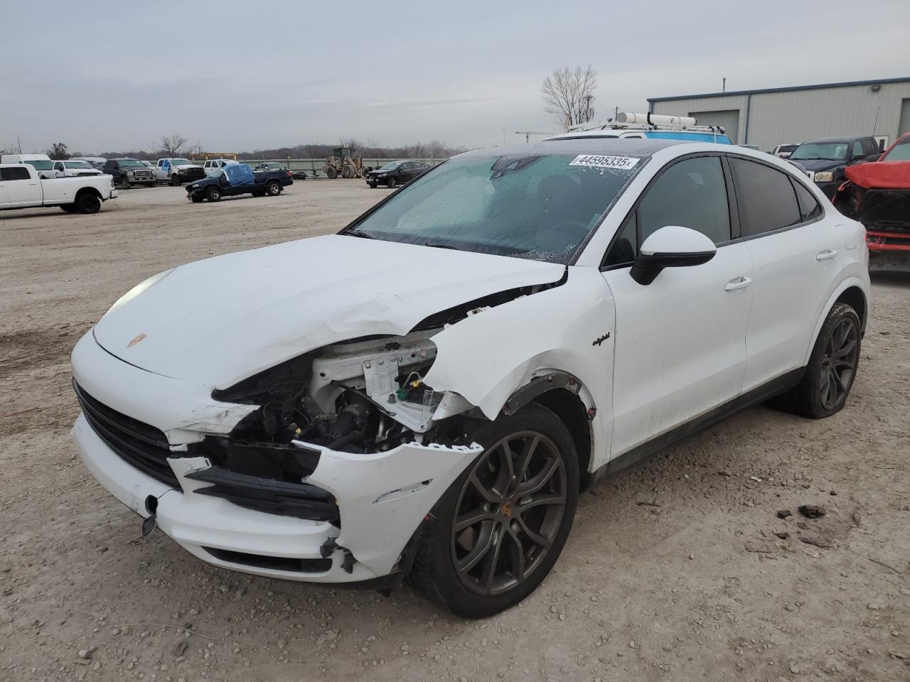  Salvage Porsche Cayenne