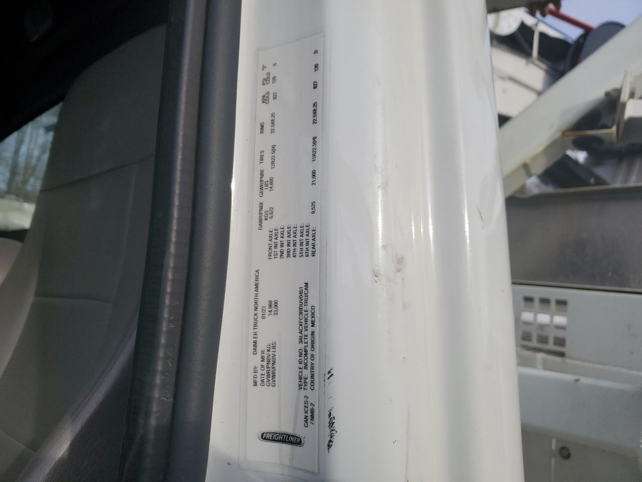 Lot #3255384401 2024 FREIGHTLINER M2 106 MED