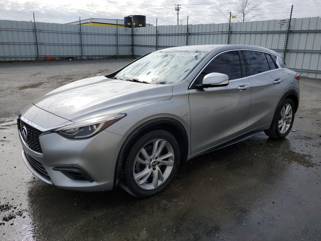 INFINITI QX30 BASE