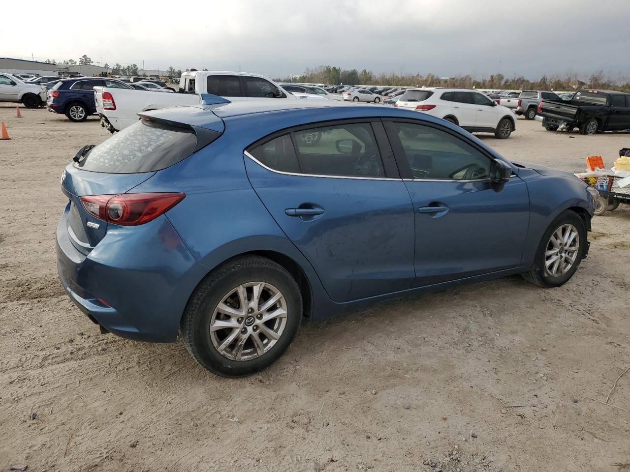 MAZDA 3 GRAND TOURING