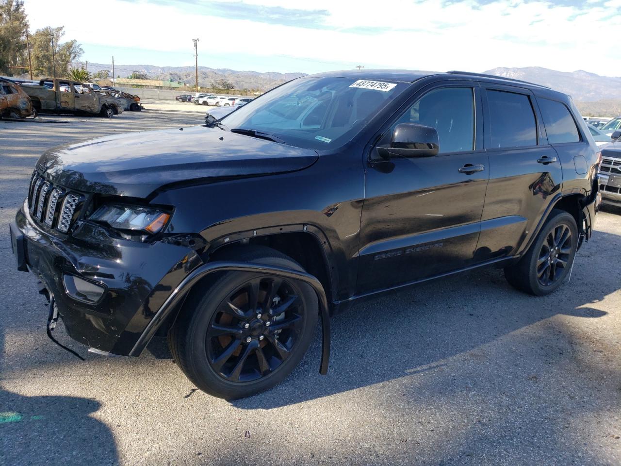 JEEP GRAND CHEROKEE LAREDO