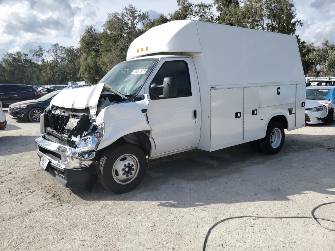 FORD ECONOLINE E350 SUPER DUTY CUTAWAY VAN