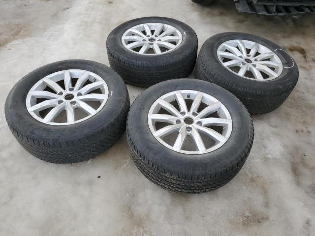 2017 VOLKSWAGEN TOUAREG SP WVGEF7BP3HD002560