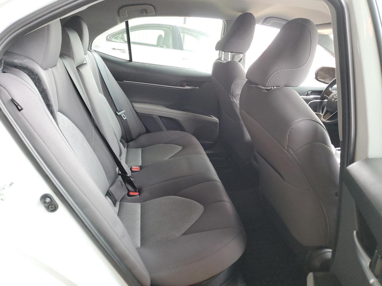 Toyota Camry le 2024