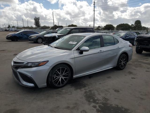 TOYOTA CAMRY SE