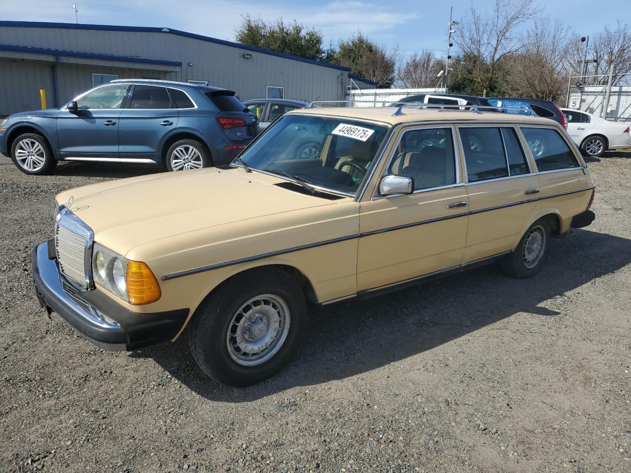  Salvage Mercedes-Benz 300-Class