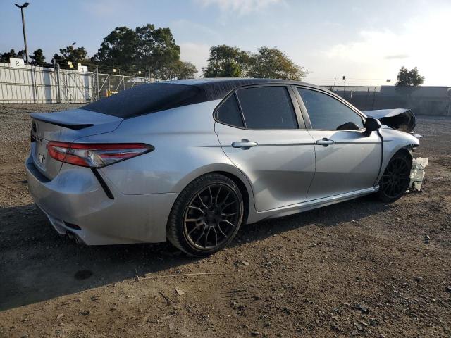 TOYOTA CAMRY L 2018 silver  gas 4T1B11HK6JU025329 photo #4