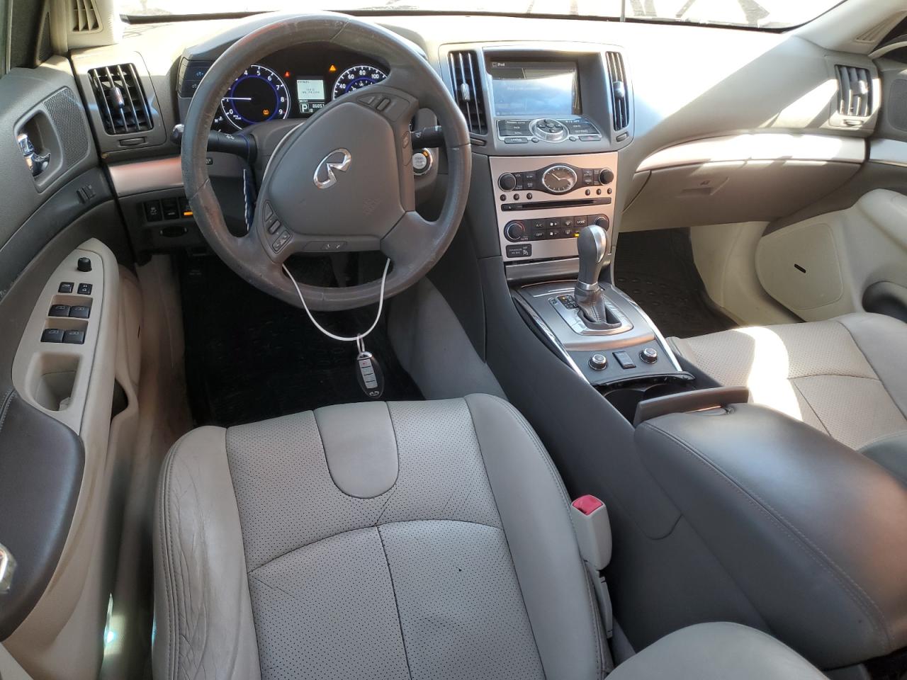 Infiniti G37 2011
