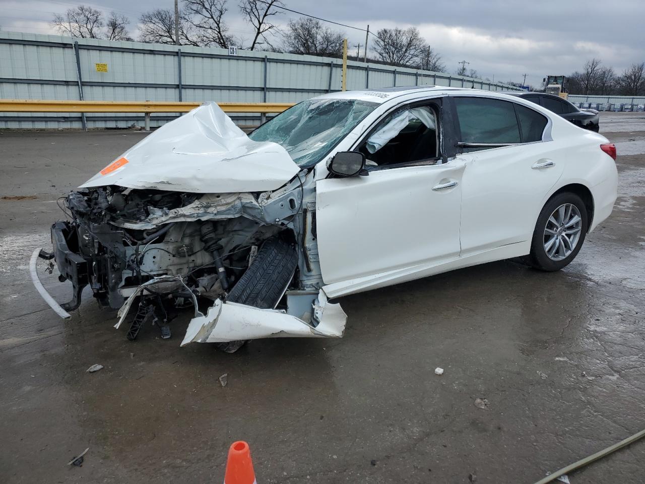 INFINITI Q50 BASE