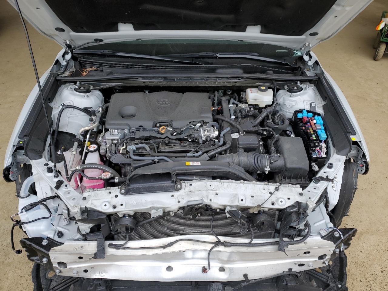 Toyota Camry le 2024