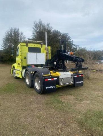 VOLVO VN 1998 yellow tractor diesel 4V47DBGH7WN733270 photo #4