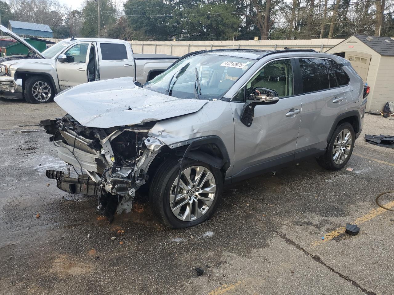 TOYOTA RAV4 XLE PREMIUM