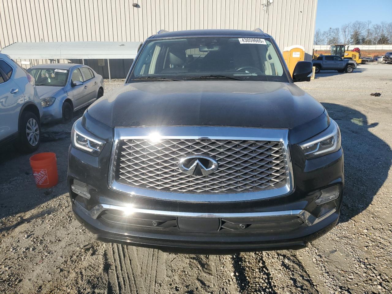 INFINITI QX80 LUXE