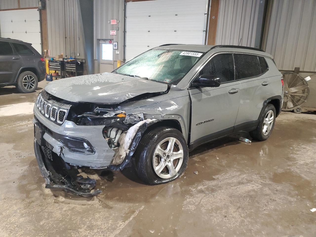  Salvage Jeep Compass