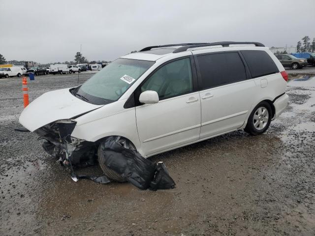 TOYOTA SIENNA XLE