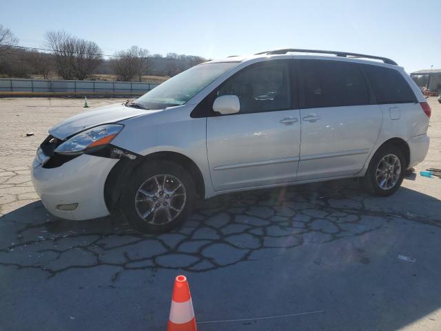 TOYOTA SIENNA XLE