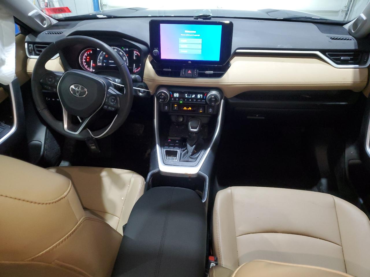 TOYOTA RAV4 XLE PREMIUM