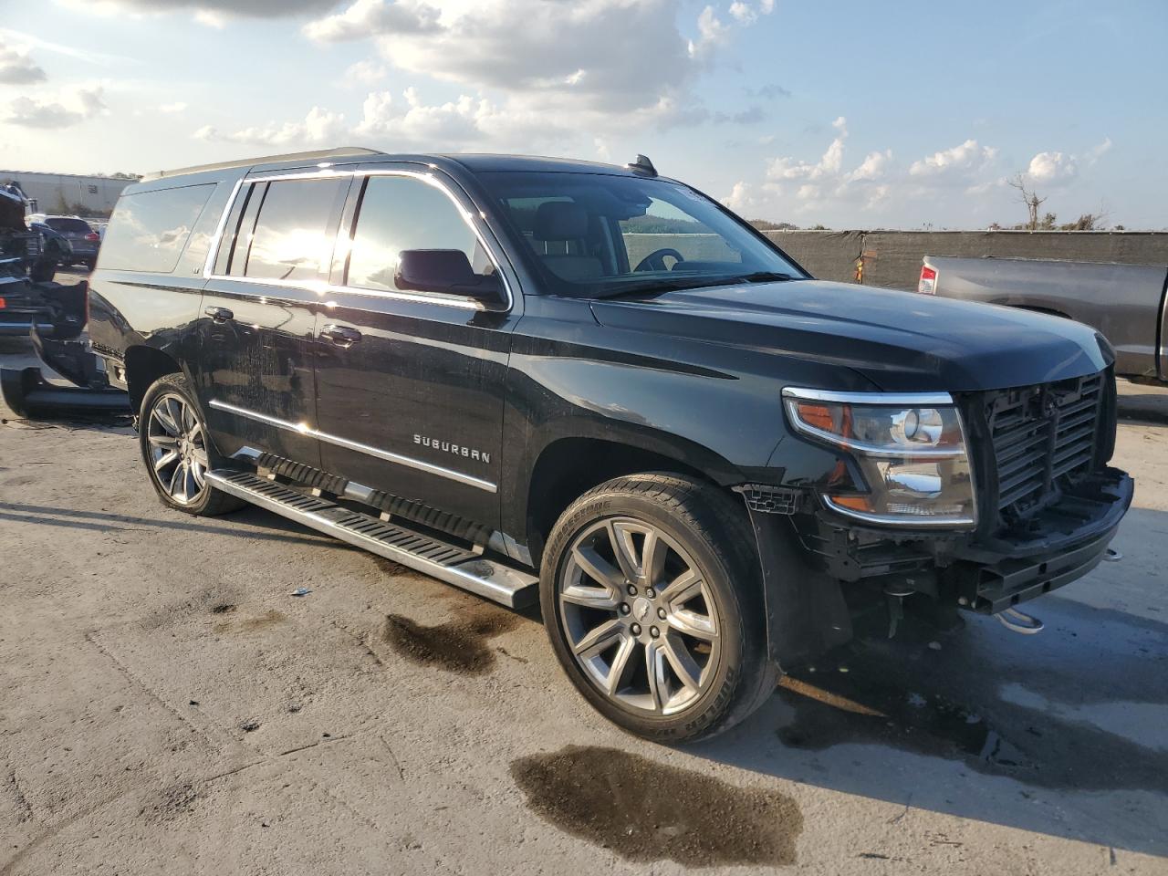 CHEVROLET SUBURBAN C1500 LT