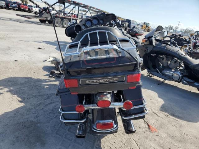 2011 HARLEY-DAVIDSON FLHTCU 1HD1FC419BB635215
