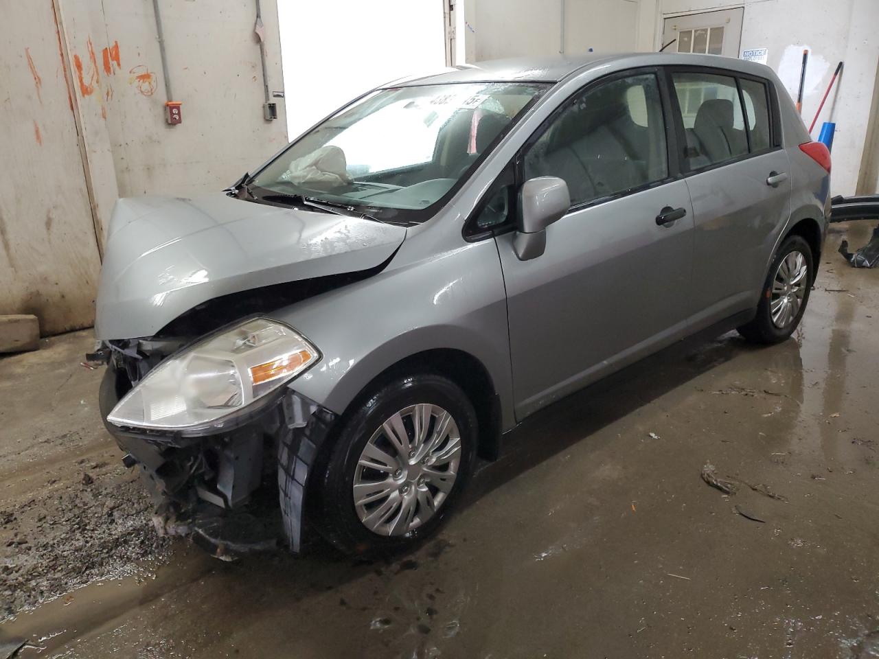 NISSAN VERSA S